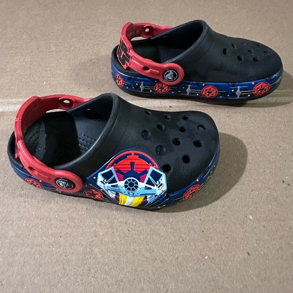 Crocs FunLab Darth Vader Kids Clogs | Slippers | garden shoes - Picture 2 of 5